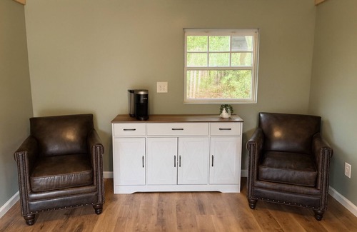 Boss Apartment | Private Stargazing Tent Hickory Hideaway – Peaceful Glamping with Fire Pit & Open Skies