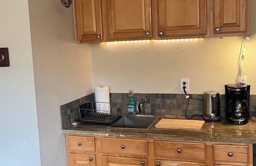 Half Moon Bay Apartment | Private studio located near downtown Half Moon Bay