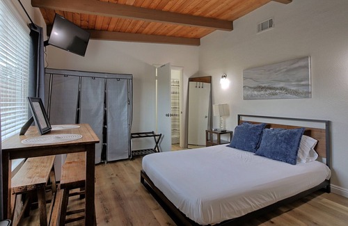 Sierra Linda Apartment | Private studio near the collection w/Kitchenette