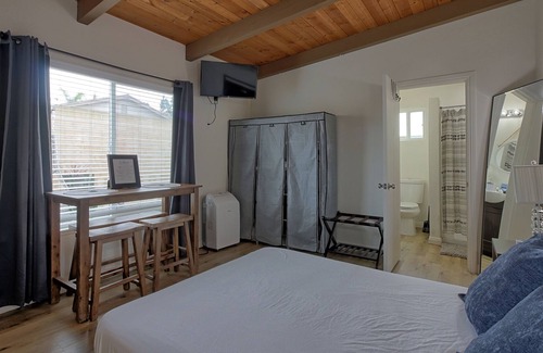 Sierra Linda Apartment | Private studio near the collection w/Kitchenette