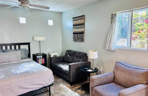 Vista Apartment | Private Studio on Peaceful Gated Property