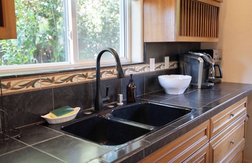 Atascadero House | Private Studio Sleeps 4!