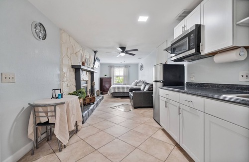University Bed & Breakfast | PRIVATE STUDIO