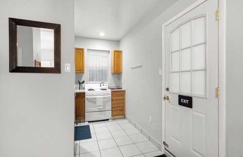Graduate Hospital Apartment | Private Studio w/Cozy Yard