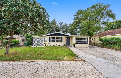 Northeast Tampa House | Private Suite by USF/Ybor—Huge shower, Fast Wi-fi