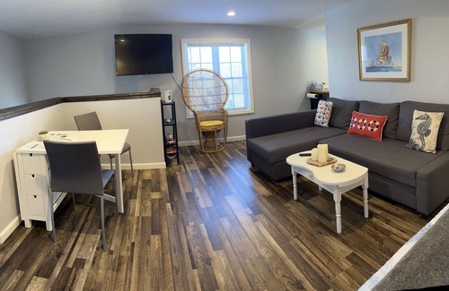 Greenwich Apartment | Private suite. Convenient to Capital Theater and HPN airport. Free parking.
