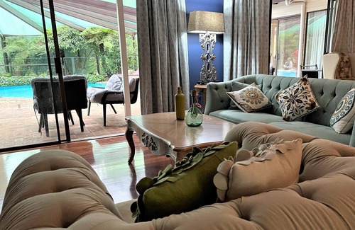 Sutton Forest House | Private Suite in Resort Estate: pool/spa/tennis/billiards/fireplace/sauna/cellar
