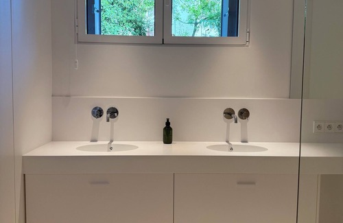 Le Pecq Bed & Breakfast | Private Suite - Luxury Guest House Saint Germain En Laye