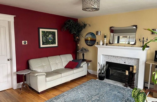 Charlottetown House | Private suite short walk to downtown