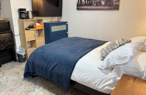 Greenville Cabin | Private Suite