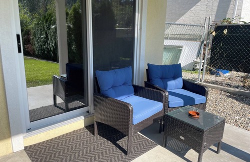 Rutland House | Private suite with Hot Tub-near airport & downtown Kelowna