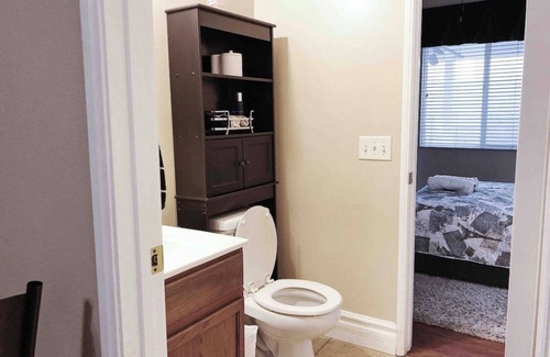 Mira Loma House | Private Suite with Own Kitchen Own Entrance