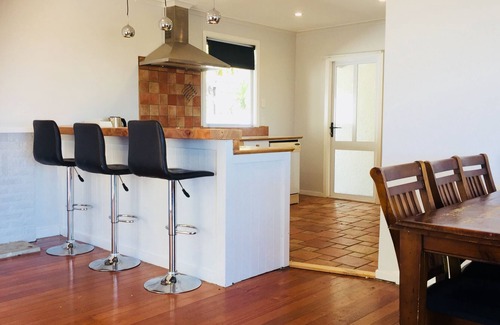 Tahunanui House | Private Tahunanui Holiday Home