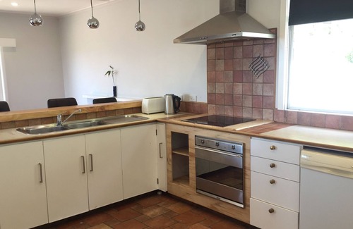 Tahunanui House | Private Tahunanui Holiday Home
