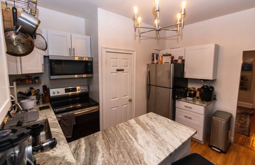 Downtown Wilmington House | Private townhouse near downtown and state park
