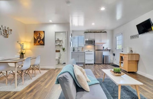 La Puente Apartment | Private Trendy Studio near LA & OC sleeps 4 guest