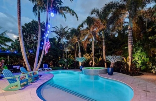 South Corals House | Private Tropical Oasis - Heated Pool/Hot Tub