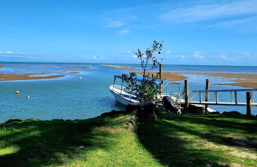 Deuba House | Private Tropical Rain forest Hide away 5 min walk to the beach and resort