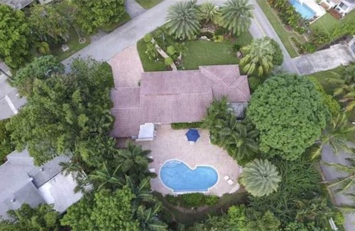 Wilton Manors House | Private Tropical Oasis, Pool! Walk to shopping & entertainment. Great Location.