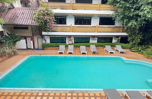Su Thep House | Private Twin w/Shared Bath | Simple & Clean