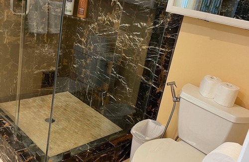 Los Altos Hills Apartment | Private Unit full bath patio