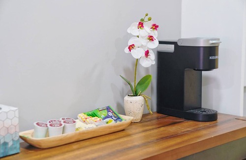 Cherryland Apartment | Private Urban Oasis Near SF - Full Kitchen 22421B