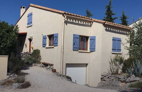 Vingrau House | Private vacation home with private pool in the south of France - dream view of vineyards