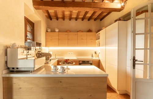 Montepulciano Villa | Private Villa with A/C, sauna, hot tub, private pool, WIFI, TV, veranda, close to Montepulciano