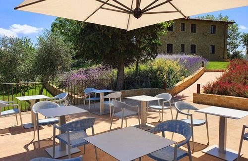 Montepulciano Villa | Private Villa with A/C, sauna, hot tub, private pool, WIFI, TV, veranda, close to Montepulciano