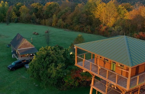 Town of Hebron Cabin | Private Viewing/Sleeping Tower & Modern Cabin - Owner Managed/Maintained