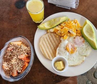 Palomino Villa | Private Vila & Pool - Tropical Gardens - Starlink Internet