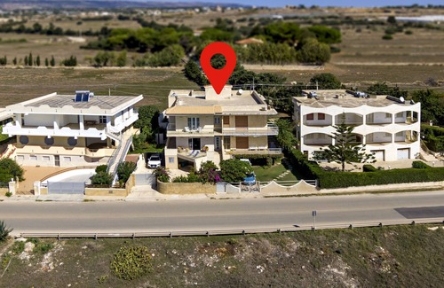 Donnalucata Villa | Private villa 10 meters from the sea parking wifi barbecue 4 bathrooms 4 bedrooms
