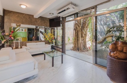 Luis Donaldo Colosio Bed & Breakfast | Private Villa 10 Rooms, Private Pool, Walk to Beach
