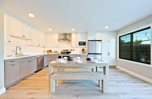 North Clairemont House | Private Villa Poolside Oasis 15 Min to Everything!
