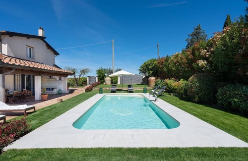 Gambassi Terme Villa | Private Villa with private pool, WIFI, A/C, TV, balcony, pets allowed, close to San Gimignano