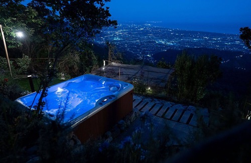 Seravezza Villa | Private Villa with A/C, sauna, WIFI, hot tub, balcony, panoramic view, close to Forte Dei Marmi