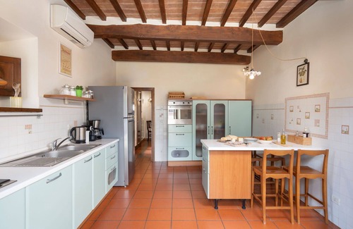 Subbiano Villa | Private Villa with hot tub, A/C, WIFI, private pool, TV, patio, panoramic view, close to Arezzo