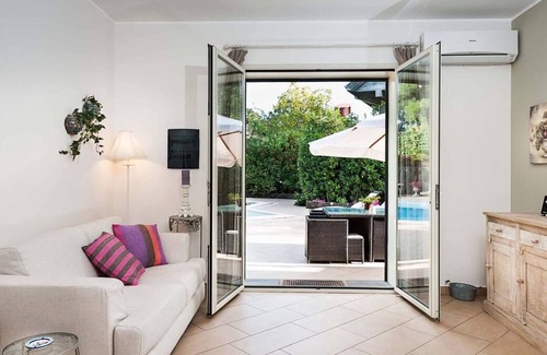 Ragalna Villa | Private villa with heated pool near Mount Etna