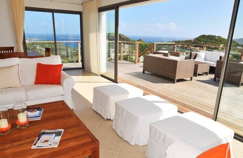 De Peyster Villa | Private villa with incredible views up on the hill in Colombier