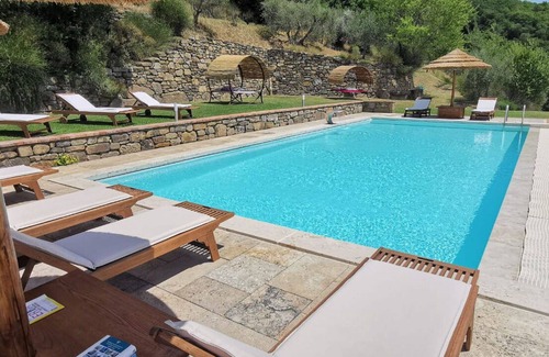 Castiglion Fiorentino Villa | Private Villa with WIFI, private pool, A/C, TV, pets allowed, panoramic view, close to Cortona