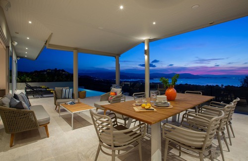 Moo 5 Villa | Private Villa with Large Living Area, Family Infinity Pool, Incredible Sunset