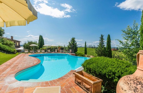 Certaldo House | Private Villa with WIFI, private pool, TV, terrace, pets allowed, parking, close to San Gimignano