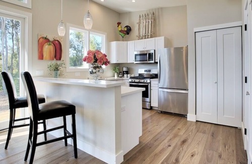 Sonoma House | Private w rows of grapevines -- Close to Plaza!