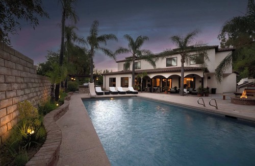 Canoga Park Villa | *Private Water Park* Hidden Cave! Outdoor Ktchn!