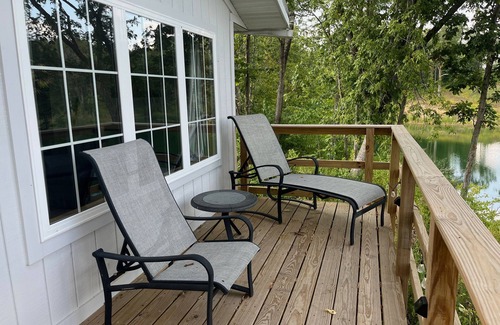 Columbia Cabin | Private Water Side Cabins