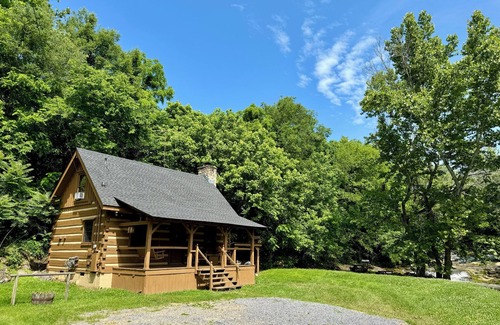 Dandridge Cabin | Private Waterfalls on 3 Acres. A Creekside Smoky Mtn Retreat - Read Our Reviews!