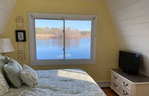 West Gardiner House | Private Waterfront Home on Your Own Peninsula!