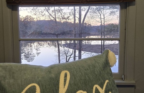 Millers Tavern Cottage | Private Waterfront Cottage just 5 minutes from town!