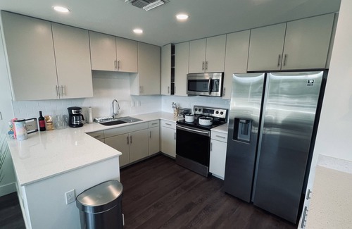 North Trail Condo | ★ Private Waterfront Condo Sarasota FL ★ Pool/Gym