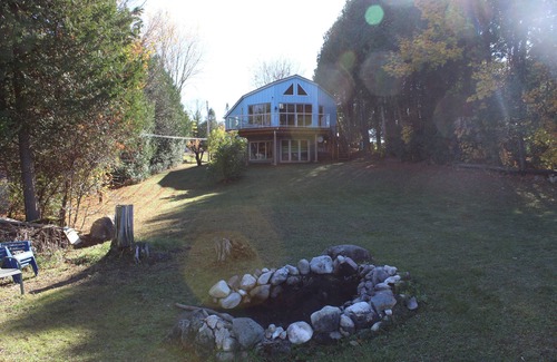 West Grey Cottage | Private Waterfront Getaway on Townsend Lake